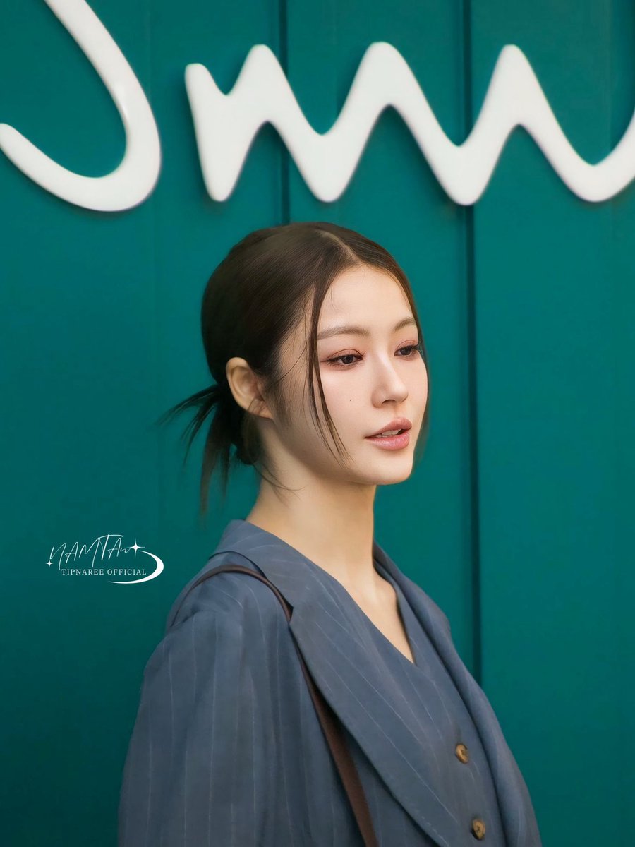 พี่สาว สวยมากกกก เต็ม 10 ไม่หักเลยค้าบ 

NAMTAN Paul Smith NFS
#NamtanTipnareePaulSmith
#NamtanTipnaree