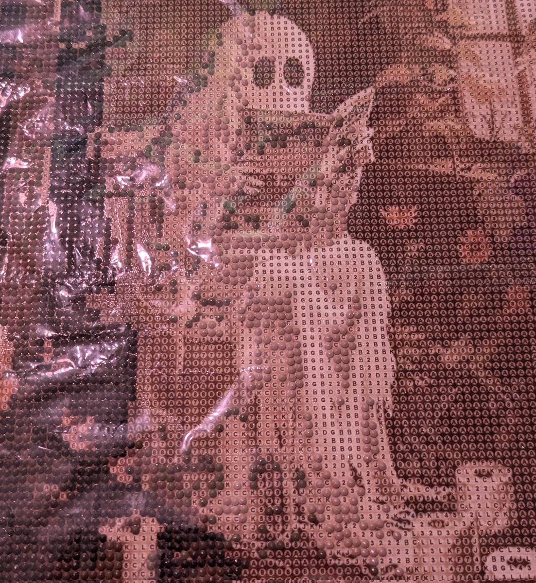 Live Now 🩷
Yapping away &amp; Diamond painting over here twitch.tv/araxiedystopia