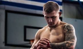 #exatlonGR  Γίγαντα καλή επιτυχία. Φωτογραφία κλεμμένη από το πρώτο Μ προφίλ 😻😻😻😻. <a href="/adisopito/">🐞🦁⚡️αδυσώπητα πιλιδικό μπέιμπι γιόντα 💛🖤</a> 🤣🤣😻😻😻