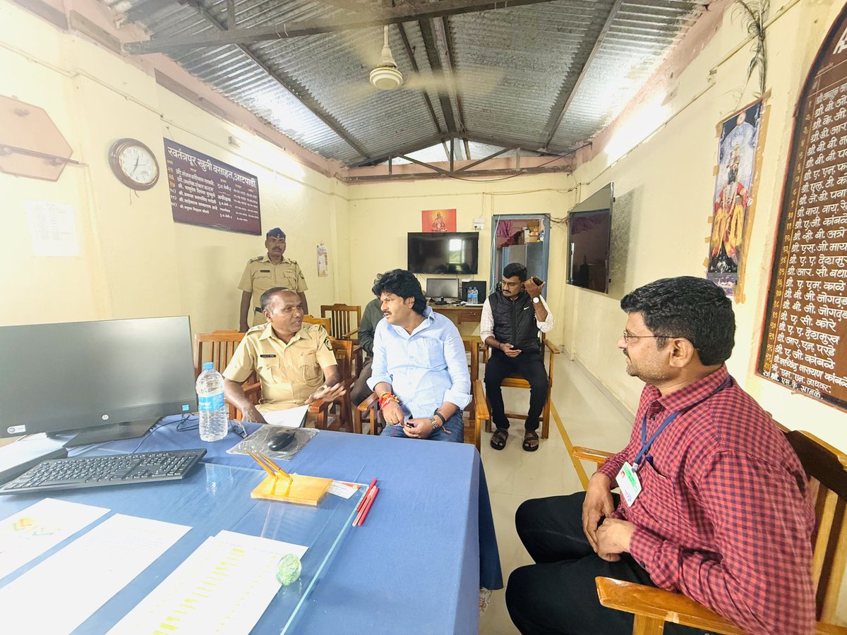 आज स्वतंत्रपूर खुली वसाहत, आटपाडी येथे वृक्षारोपण कार्यक्रमात सहभागी होण्याचा सन्मान मला लाभला.

#Gopichandpadalkar
#maharastra
#sangli #Atpadi