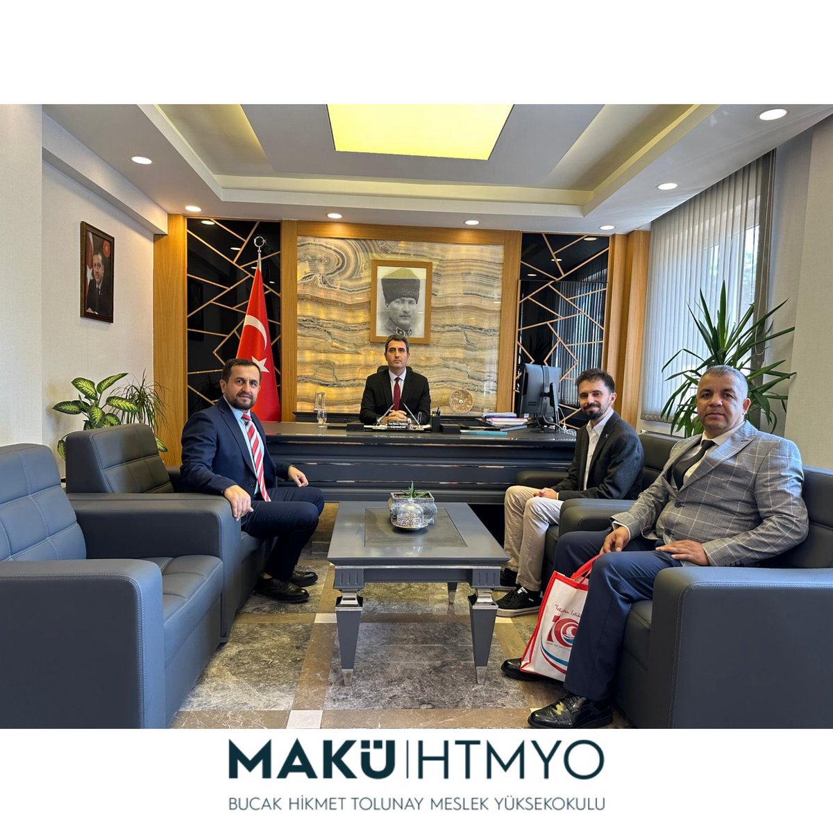 Müdürümüz Dr. Öğr. Üyesi Zekeriya AKIN, Müdür Yardımcısı Öğr. Gör. Dr. Bilgehan ÖZKAN ve Yüksekokul Sekreter Vekili Ali SEKMEN, Bucak Kaymakamı Sayın Can Kazım KURUCA’yı makamında ziyaret ederek, Kaymakam Sayın Can Kazım KURUCA’ya yeni görevinde başarılar dilediler.