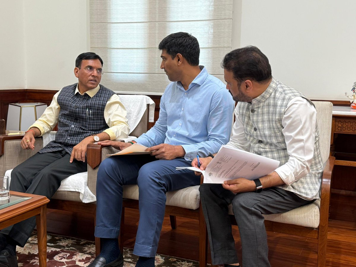 sanasathishbabu's tweet photo. Today, along with @SriKrishnaLavu, met Hon’ble Union Minister Dr. Mansukh Mandaviya Ji (@mansukhmandviya).

Requested urgent filling of 88 vacant posts at Kakinada ESIC Hospital to ease staff burden & ensure better healthcare for workers and families.

Also sought stronger sports infra for AP — National Centres of Excellence, completion of Khelo India projects, infra upgradation, new SAI Centre in Rayalaseema.

#Kakinada #AndhraPradesh #PublicWelfare #SportsExcellence #ESICHospital #KheloIndia #SAI #SanaSathishBabu

@mansukhmandviya @naralokesh @ncbn @JaiTDP @CollectorKakin1
@SriKrishnaLavu