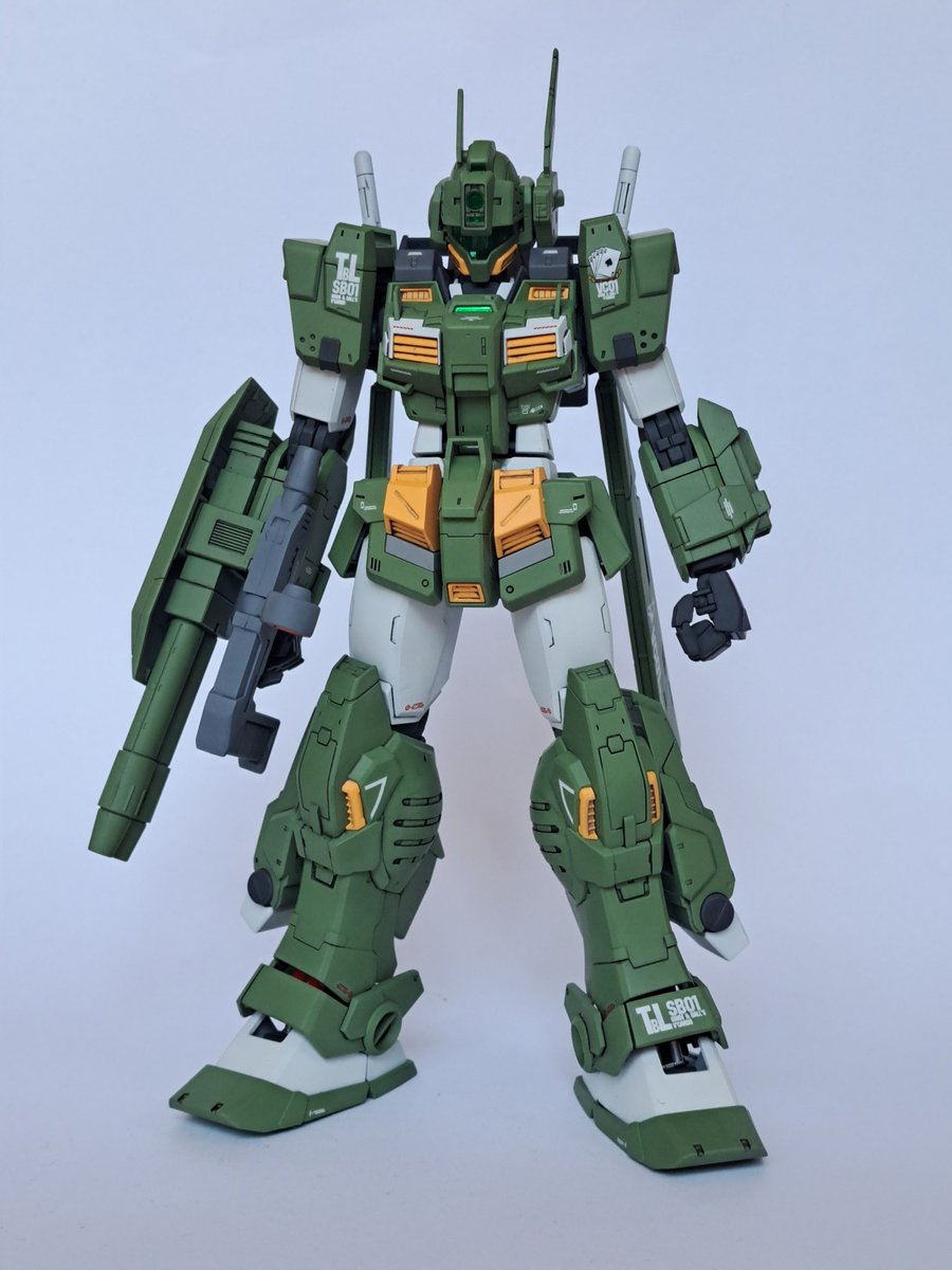 tomo82823's tweet photo. #GMタービュランス
#ガンプラ好きと繋がりたい 
#PLASTICBOMBカラー
預かっていたGMタービュランス完成しました。今回は白色部はPLASTIC BOMBカラーのニュートラルグレー0.5を使っています。ウォームカラーで隠蔽力も強くて良い感じです。 https://t.co/35jEdcsFkt
