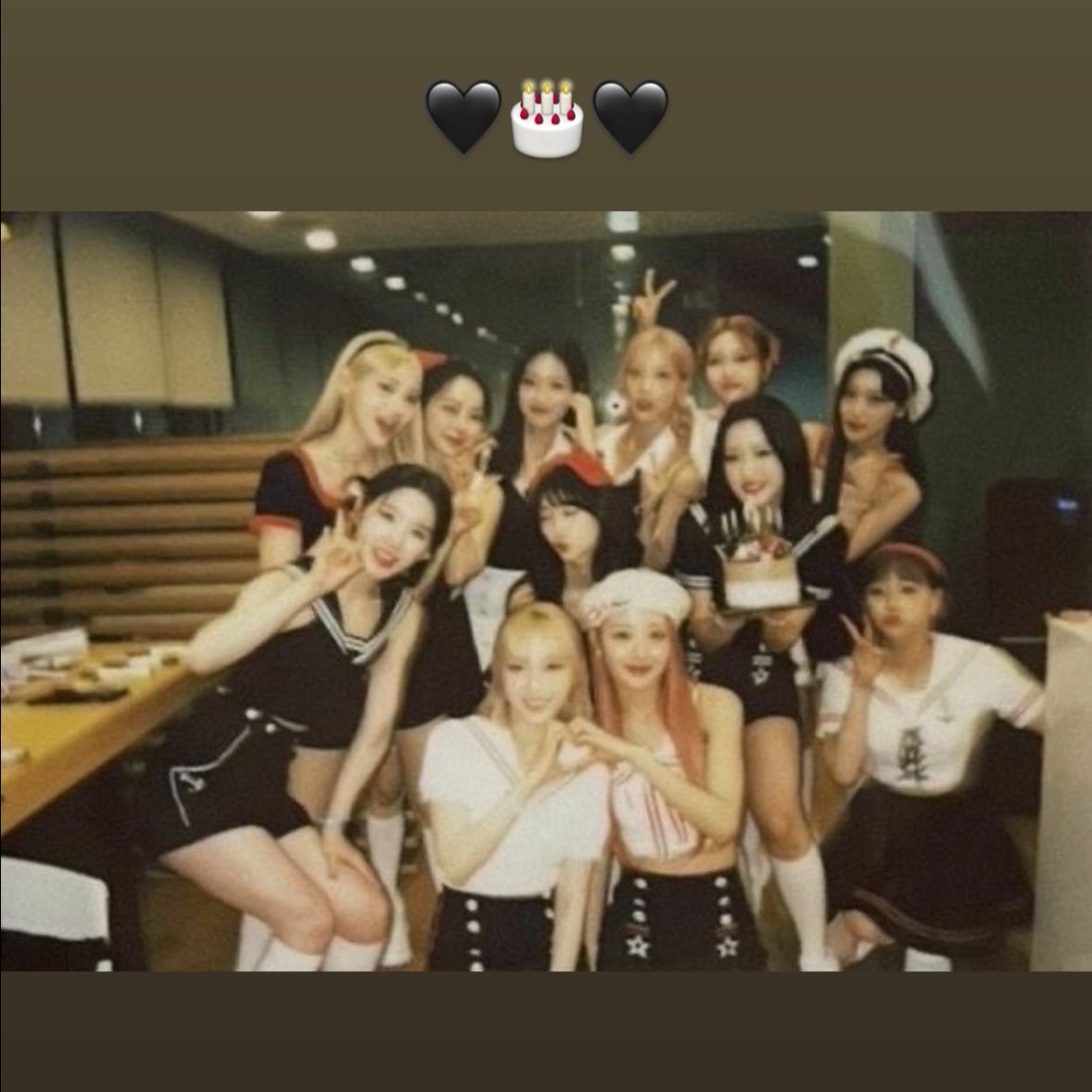 _meeyves_'s tweet photo. #7YearsWithLoona https://t.co/OV2VqB76Rt