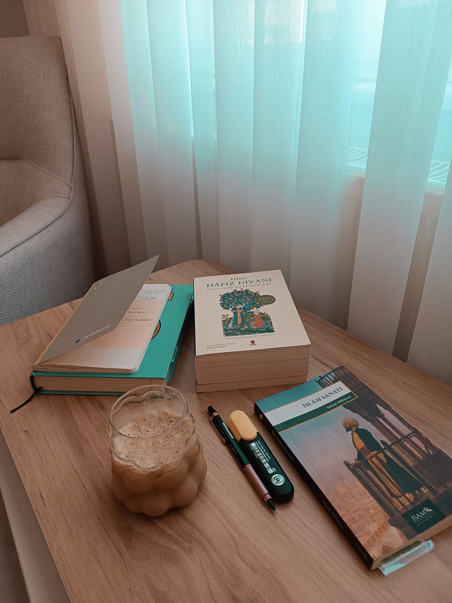 Kendi kabuğuna çekildiğin saatlerin kıymeti🕯️