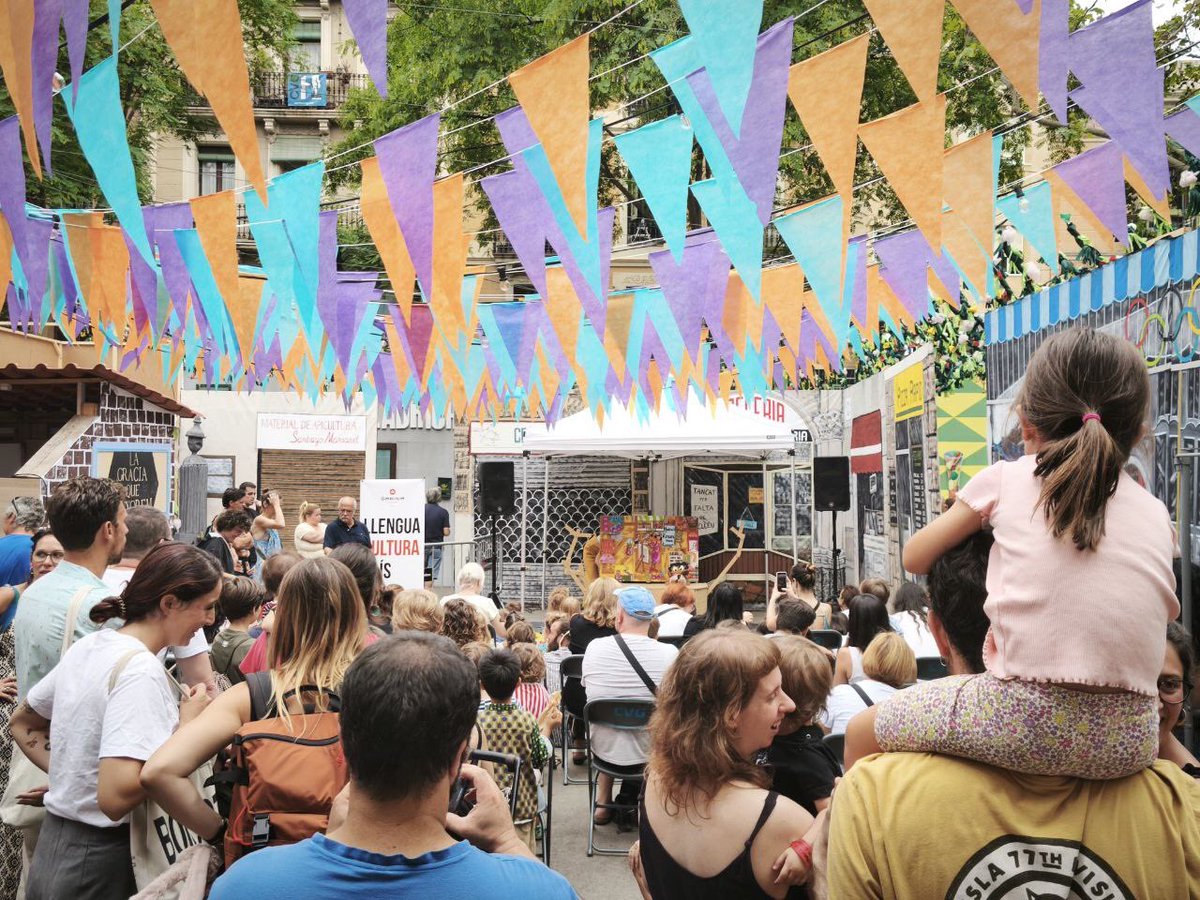 Òmnium Gràcia (@omniumgracia) on Twitter photo Aquest matí #FMGracia2025 pleníssim a “L'arbre de la Margot” de la companyia La Boia Teatre 🎭 a la Plaça de la Vila <a href="/cvg_cat/">Castellers de la Vila de Gràcia</a> A Gràcia i a tot arreu #compartimelcatalà Aquest matí #FMGracia2025 pleníssim a “L'arbre de la Margot” de la companyia La Boia Teatre 🎭 a la Plaça de la Vila <a href="/cvg_cat/">Castellers de la Vila de Gràcia</a> A Gràcia i a tot arreu #compartimelcatalà