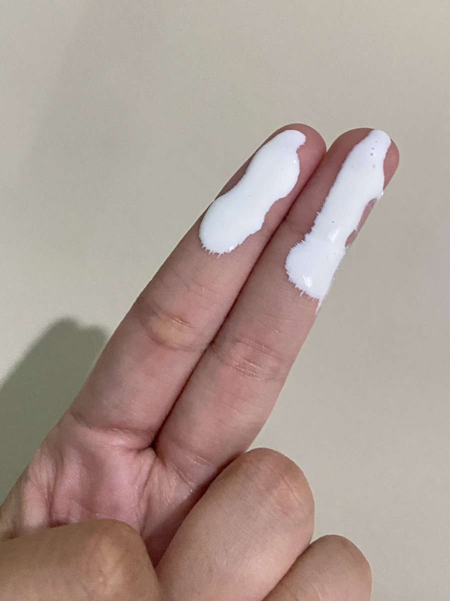 blissfulfancy's tweet photo. one thing i learnt : jangan asal pake sunscreen buat outdoor activity🙂💯

here are the ✨TIPS✨ biar ga belang karena salah pake sunscreen✅ https://t.co/OLHHjFRvhO