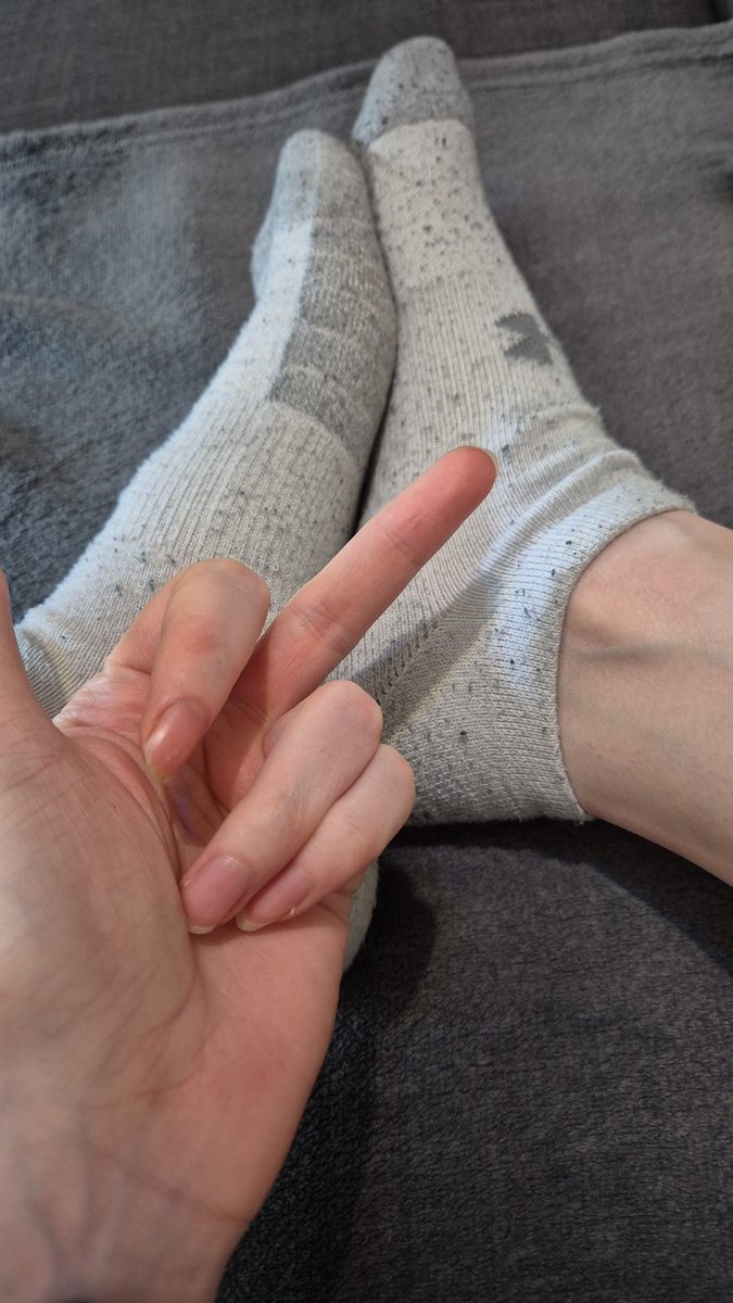 OnlineHerrin's tweet photo. Heute schon abgedrückt? 
Mehr bist du nicht Wert, du Drecks - 🐷
#findom #femdom #Herrin #mistress #domina #feetworshi̇p #feetfetısh #geldsklave #Keuschhaltung https://t.co/AV9yNvq1eY