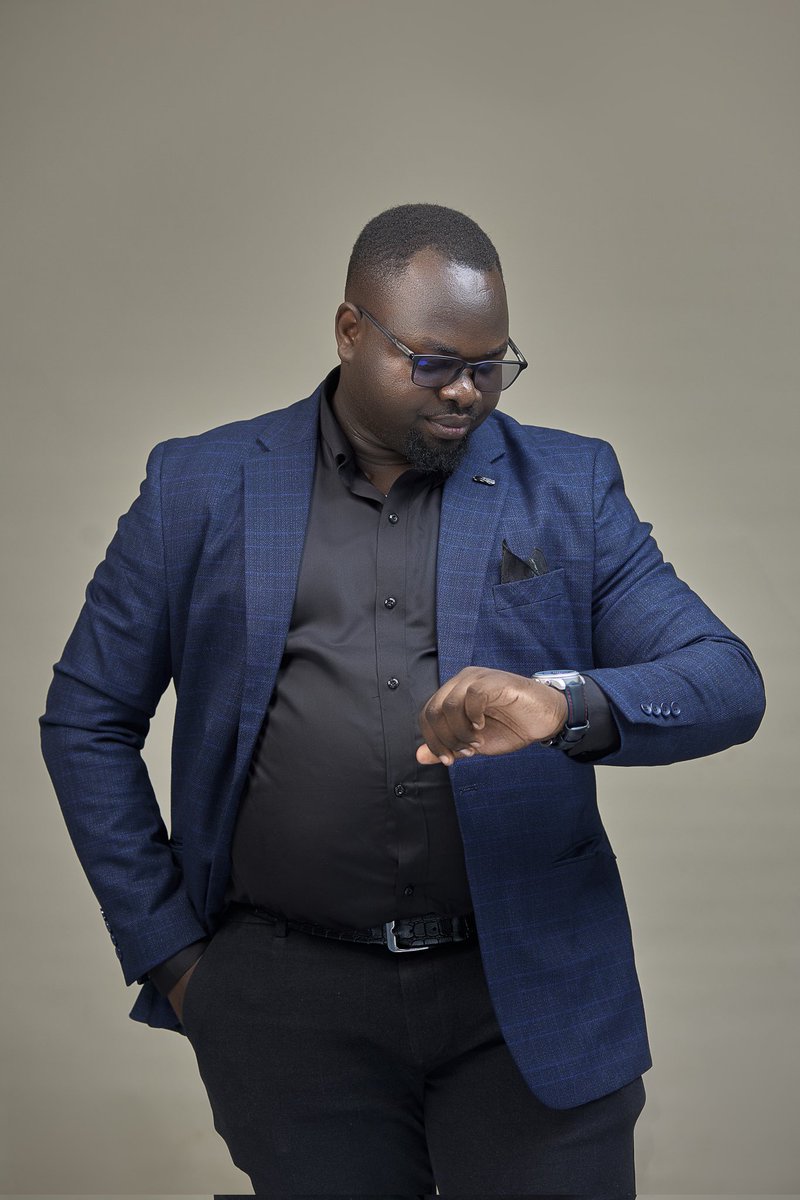 Am_De_Lastborn's tweet photo. Success isn’t just about grinding for yourself. It’s about lifting others,being truthful to those you love ,staying humble, and keeping God at the center.

📸 @Osoartsconcept1 https://t.co/cc13BhDyph