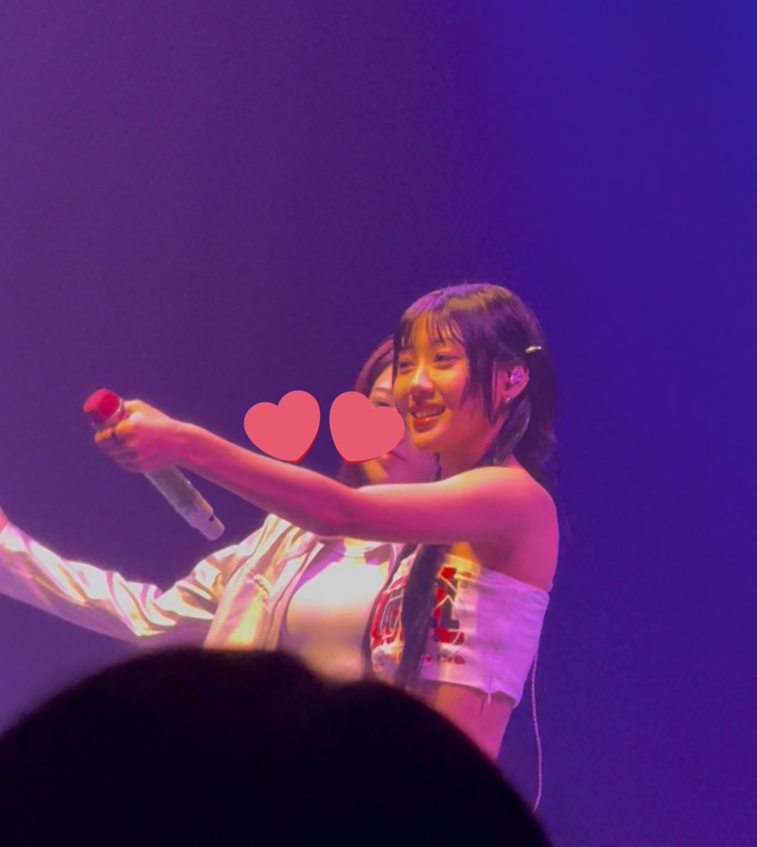 PreciousOneiros's tweet photo. 3年ぶりにイブ様に会ってきたよ〜🍎
大好きなイブ様の音楽を生で聴けて本当に良かった〜〜( ；ᵕ； )トークも可愛いくて… ᵕ ᵕ̩̩🫶 特に私はViolaが1番好きなのでアンコール合わせて2回聴けてとてもアツかった…！
#yves #이브 #CCTour #COSMICCRISPYTOUR https://t.co/b63DhtNVza