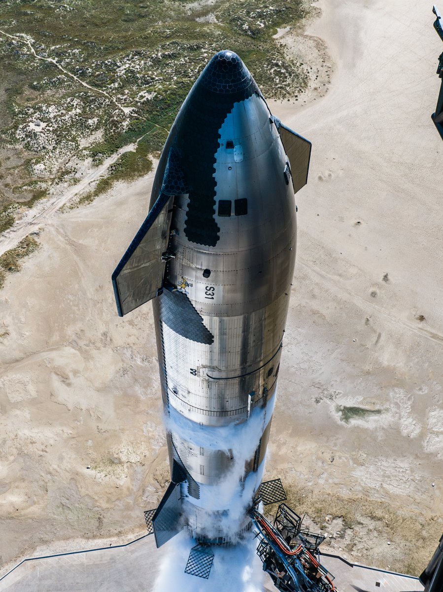 DimaZeniuk's tweet photo. Starship Flight 10 in five days https://t.co/cbNa5lPixR