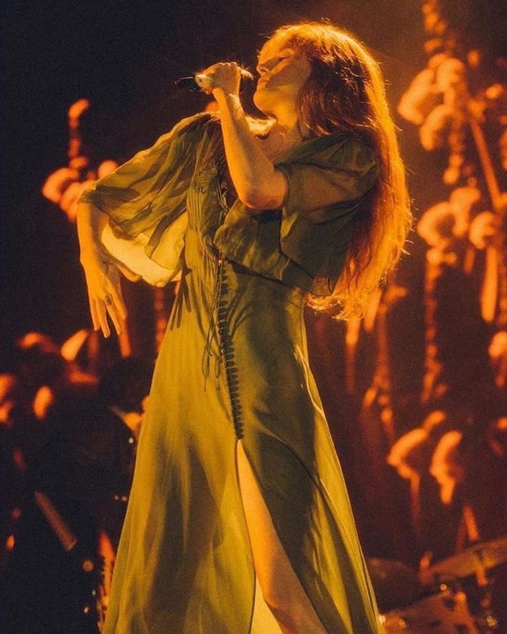 delellu's tweet photo. scream for me x everybody scream https://t.co/Cccx4T2fwE