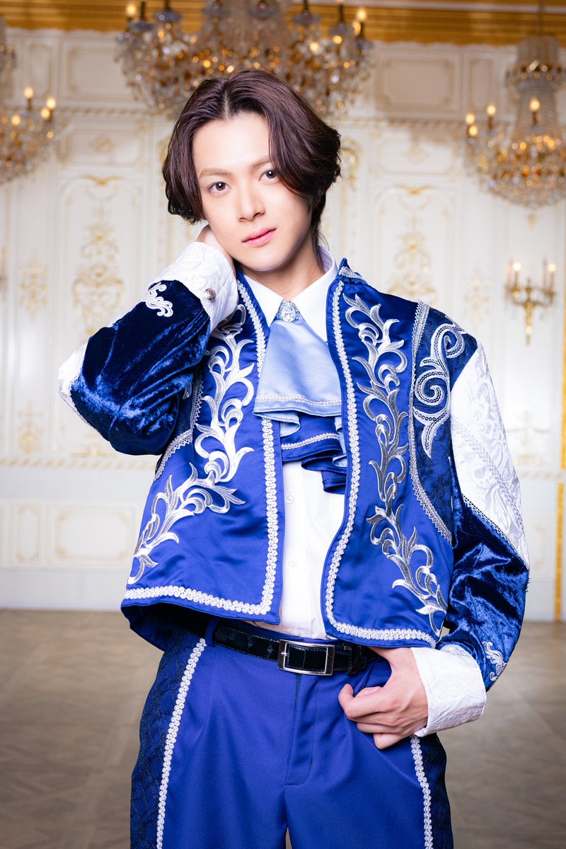 【新体制】

2025.8.26 クロノ★ジェネシス新体制

新ビジュアル公開

★青色担当
　神崎 詩（かんざき うた）
   <a href="/Uta_Chrono/">神崎 詩【クロノ★ジェネシス】</a> 

★新メンバー・白色担当
　上田 華輝（うえだ はるき）
    <a href="/Haruki_Chrono/">上田 華輝 【クロノ★ジェネシス】</a>

このツイートがRP + いいね=500達成で
全体アー写公開🌟👑💫

 #クロノジェネシス