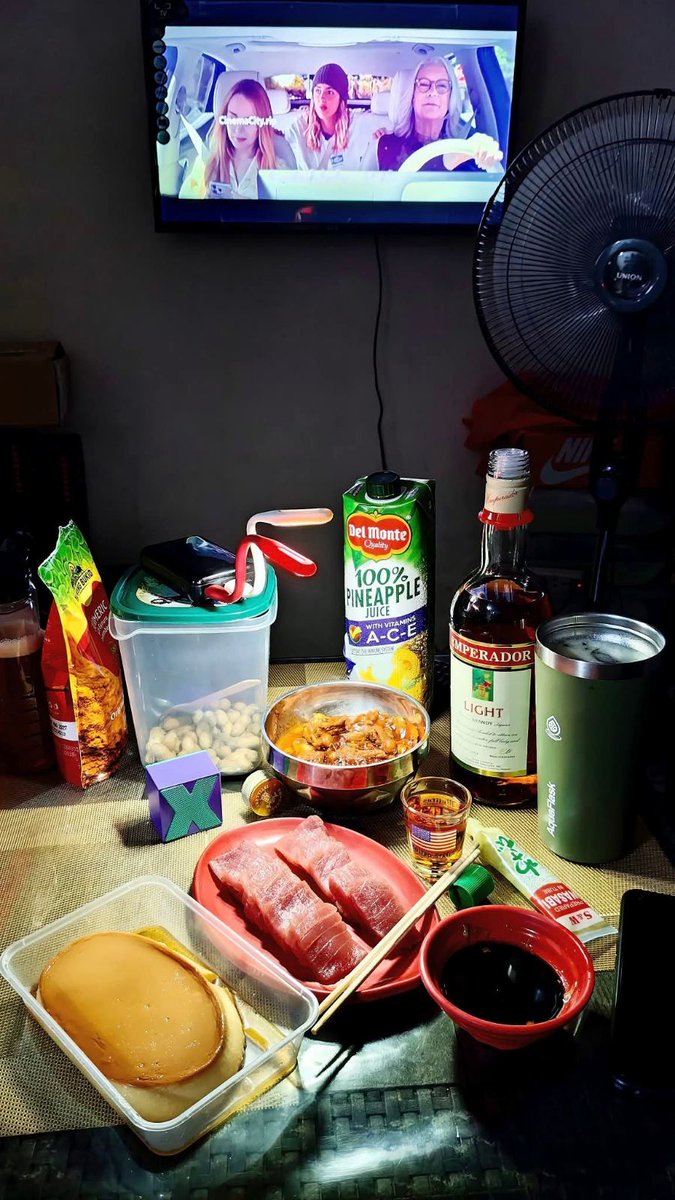 Ohy..may Del Monte pineapple goods yan pang chaser.
#andyplayerwhisky