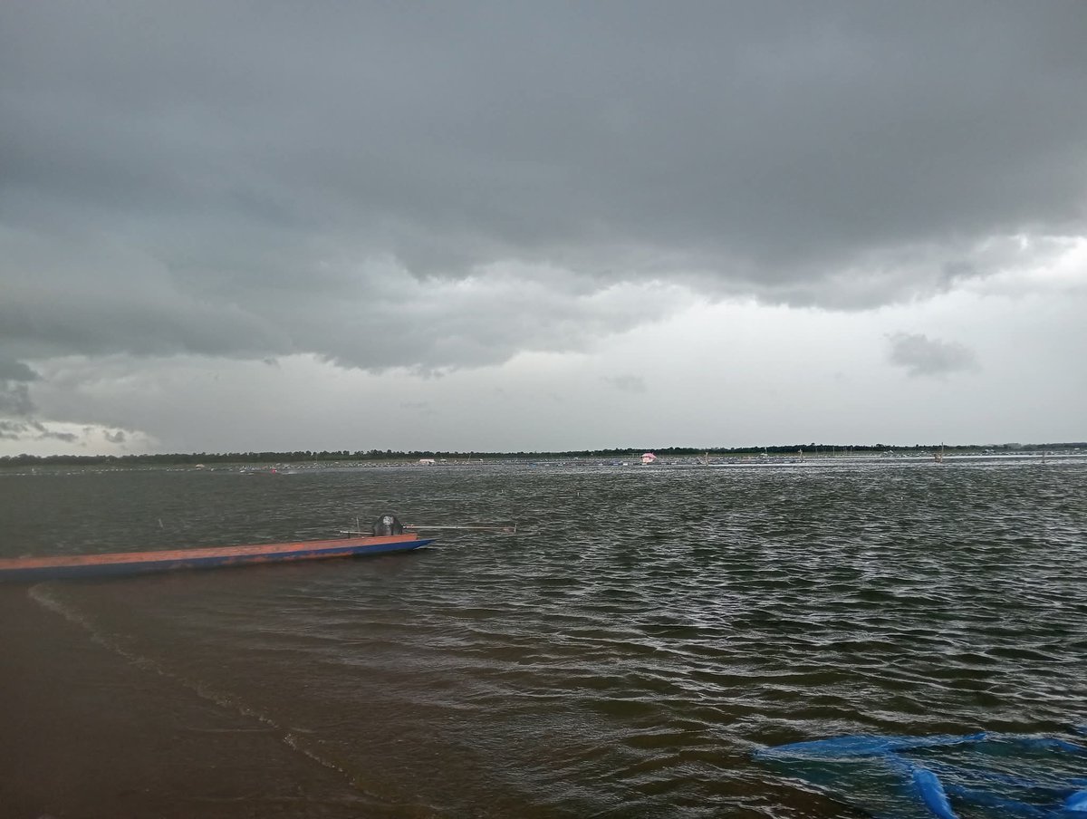 🛵; ใช้ชีวิตให้คนสงสัยเล่นๆ 
ว่าอกหักหรือมีความรักกับใคร.“😊