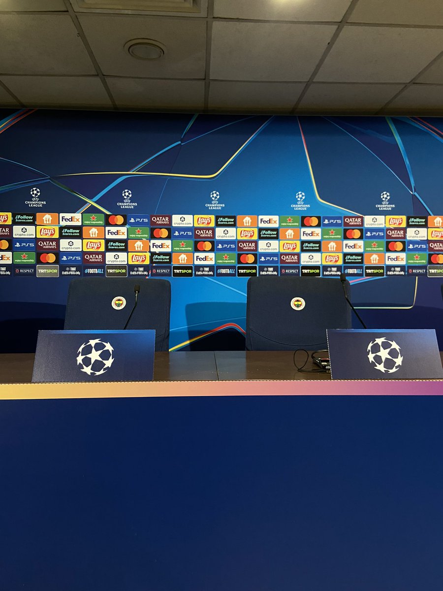 Fenerbahçe’nin Benfica maçı öncesi basın toplantısı hazır. Jose Mourinho ve Nelson Semedo soruları yanıtlayacak.