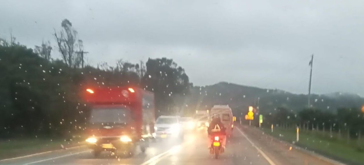 LaPortada.co (@laportada_co) on Twitter photo En la vía al llano, a esta hora: congestión en sector de Boquerón por alto flujo vehicular. Reducción de carril k39+600, tránsito bidireccional desde Naranjal hasta Mesa Grande por los túneles de la nueva calzada, paso a un carril k69+350. <a href="/TransitoPolicia/">Dirección de Tránsito y Transporte</a> En la vía al llano, a esta hora: congestión en sector de Boquerón por alto flujo vehicular. Reducción de carril k39+600, tránsito bidireccional desde Naranjal hasta Mesa Grande por los túneles de la nueva calzada, paso a un carril k69+350. <a href="/TransitoPolicia/">Dirección de Tránsito y Transporte</a>