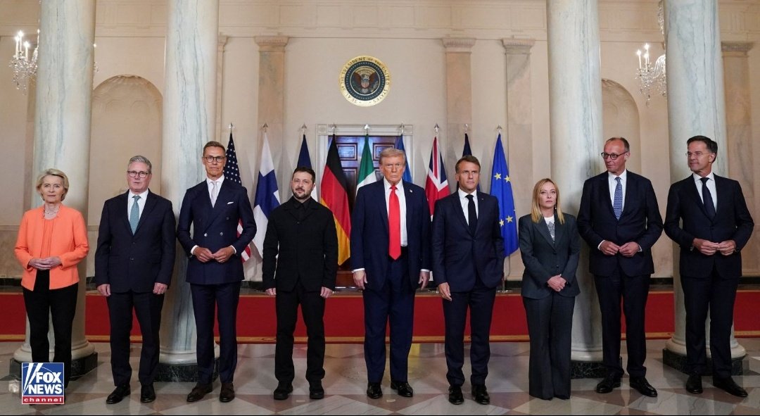 Me resulta inadmisible que no hayan invitado al gran líder del país más seguro y con la economía más sólida del mundo, además de que domina perfectamente el inglés.