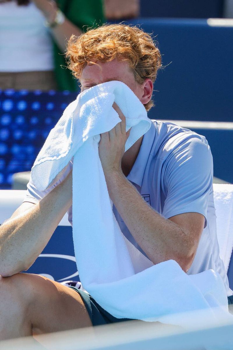 Il ritiro ha rianimato gli anti #Sinner dopo la fuga post Wimbledon. 
"È fragile", "teme il caldo", "troppi ko" e, la banalità massima, "Federer in carriera non si è mai ritirato". Ai superficiali ricordo che Sinner è Sinner ed è n.1 da 63 settimane. Il resto sono penose invidie