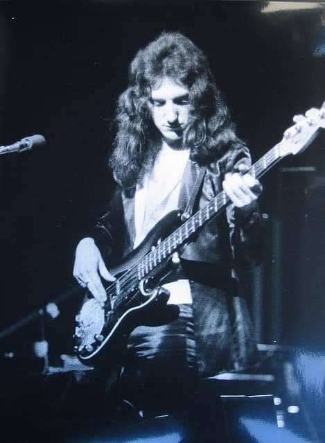 QueenMikerin's tweet photo. #HappyBirthdayJohnDeacon
Dear John, celebrating your 74th birthday!
I always want you to know that you are really amazing.
May your birthday bring you endless blessings and joy. https://t.co/DRvzBGt9f2