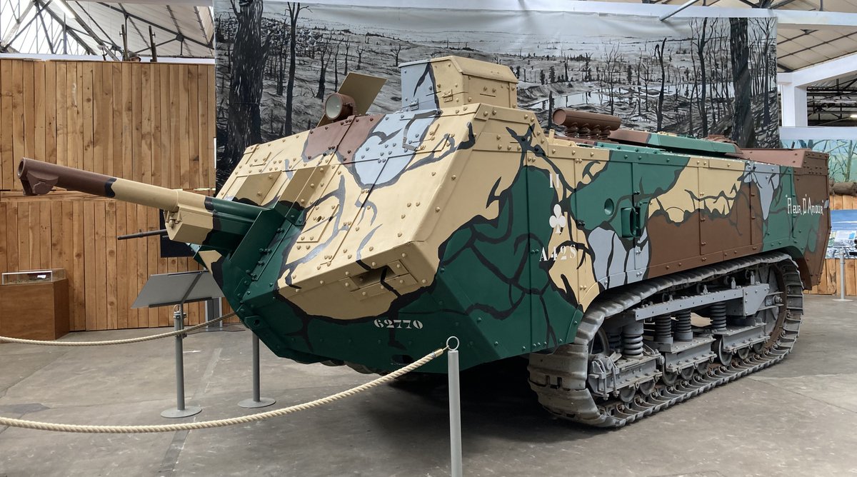 Tuesday Tank: the French Saint-Chamond tank and the French 75mm field gun that armed it - two examples of the gun, one from the <a href="/museedesblindes/">Museedesblindes</a> in Saumur and the other at the #RoyalArtilleryMuseum stores in Larkhill. #WW1 <a href="/Burntime0101/">Daniel Scholefield</a> <a href="/milmodelscene/">Military Model Scene</a> <a href="/USAS_WW1/">USAS - airplanes, tanks, ships and more. 🇺🇲🌊</a> #TankTuesday