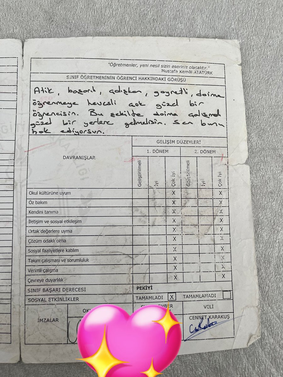 _uykuluuu's tweet photo. 3.sınıfdaki karnemi buldum🥹🥹 https://t.co/G3376WmIgY