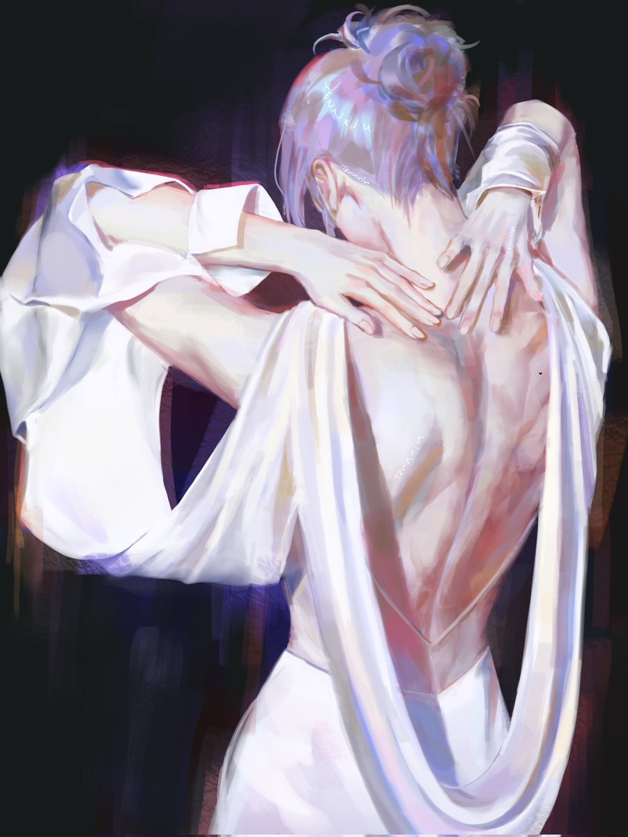 Drawing her infamous back yet again 😗❤️
#OC #study