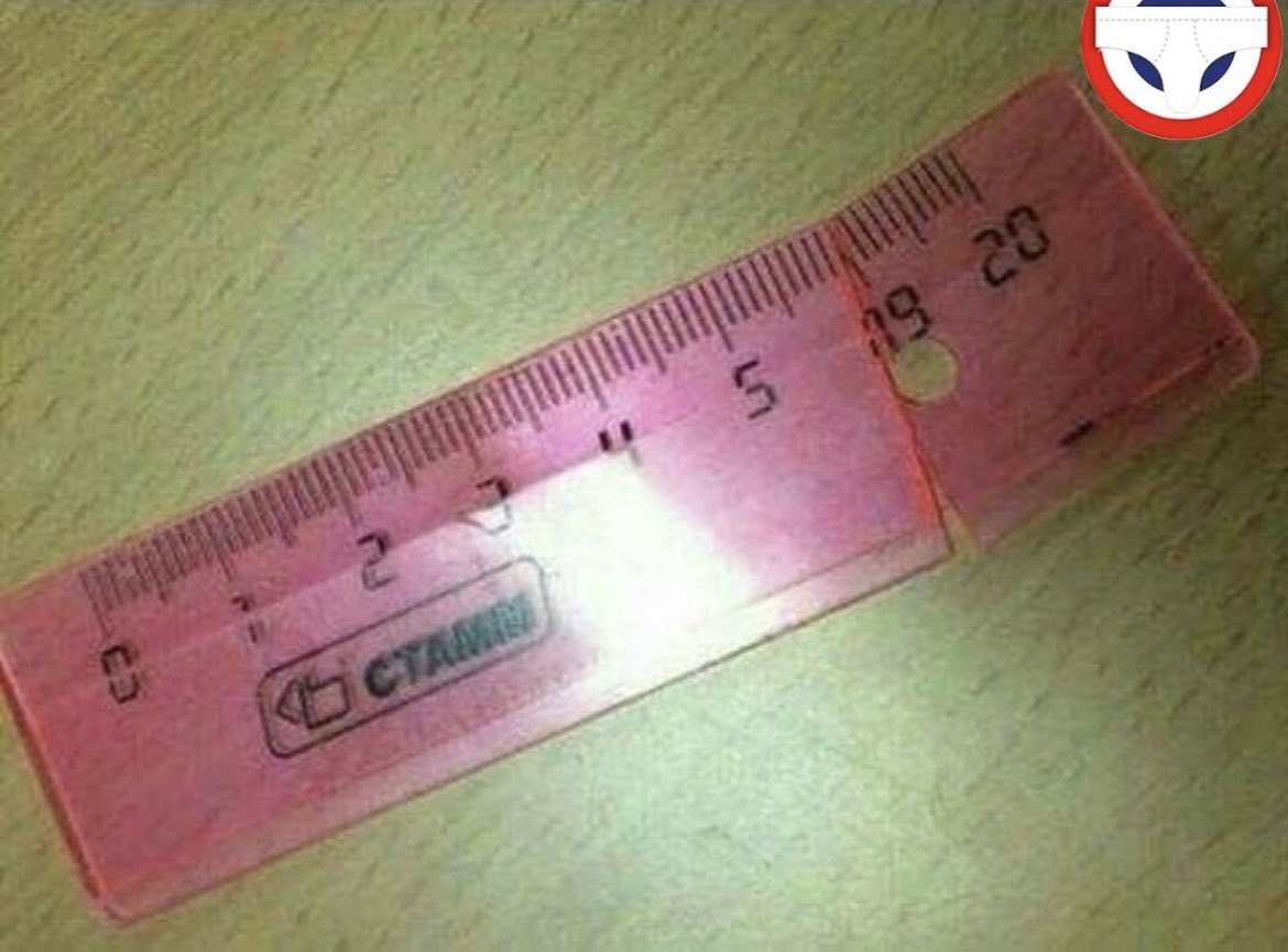 yy0676's tweet photo. « Tnqt même pas jte casse en deux j’ai un 20 cm » 

Les 20 cm : https://t.co/GudwbMEc5I