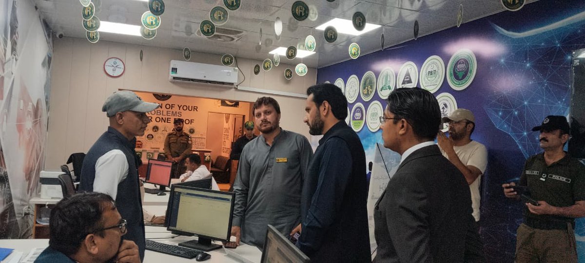 eBizmultan's tweet photo. Worthy DyComm visited each desk &amp; interacted with each dept rep to review the ops command, review the progress/App status of each Dept. At the end the worthy gave direction for prov of quality srvices 2the visitor and fast disposal of Appls https://t.co/CMAUL2cOTK