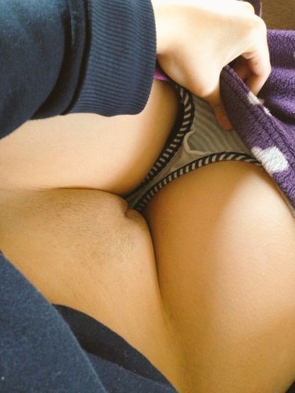 Eroticland_lady's tweet photo. My mom right now https://t.co/MlXzhlH8as