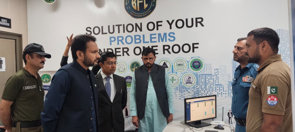 eBizmultan's tweet photo. Worthy DyComm visited each desk &amp; interacted with each dept rep to review the ops command, review the progress/App status of each Dept. At the end the worthy gave direction for prov of quality srvices 2the visitor and fast disposal of Appls https://t.co/CMAUL2cOTK