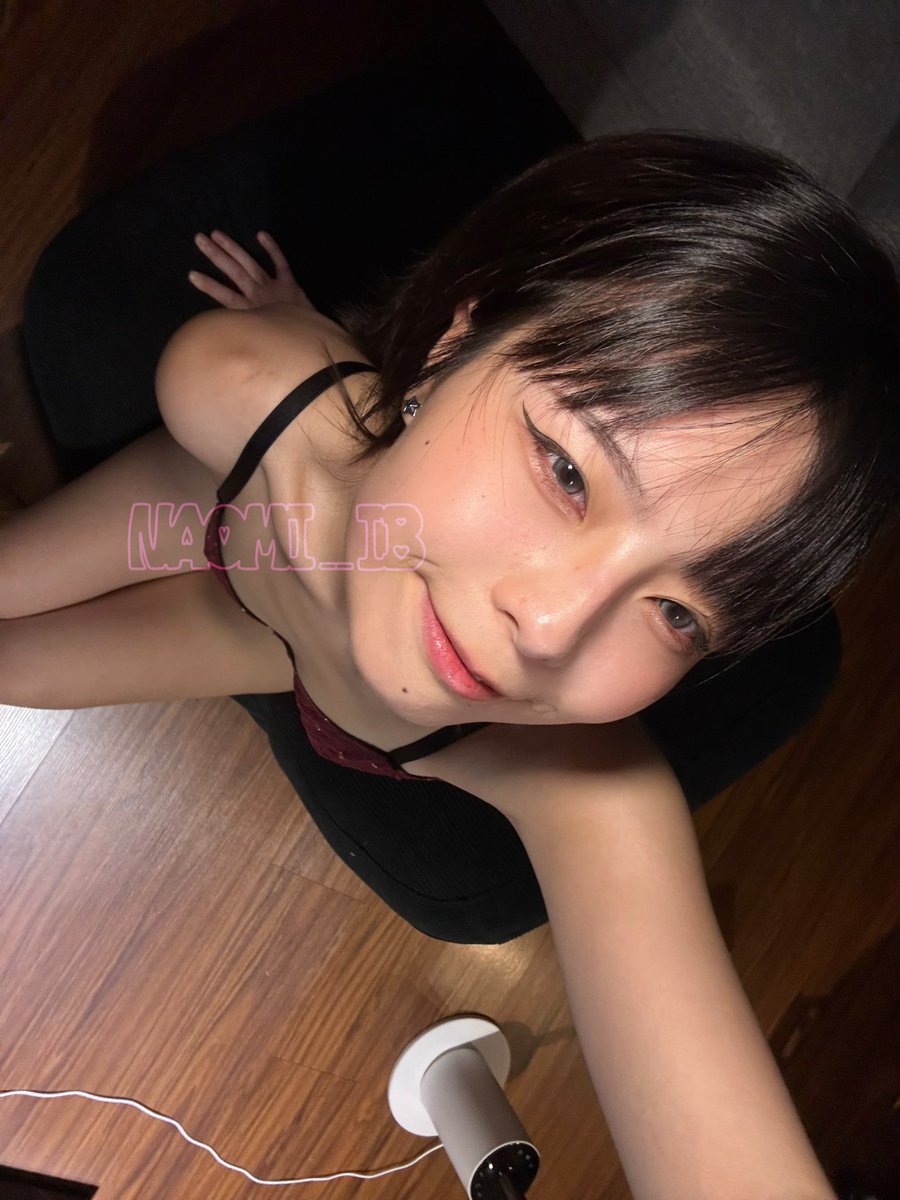 naomi tweet media
