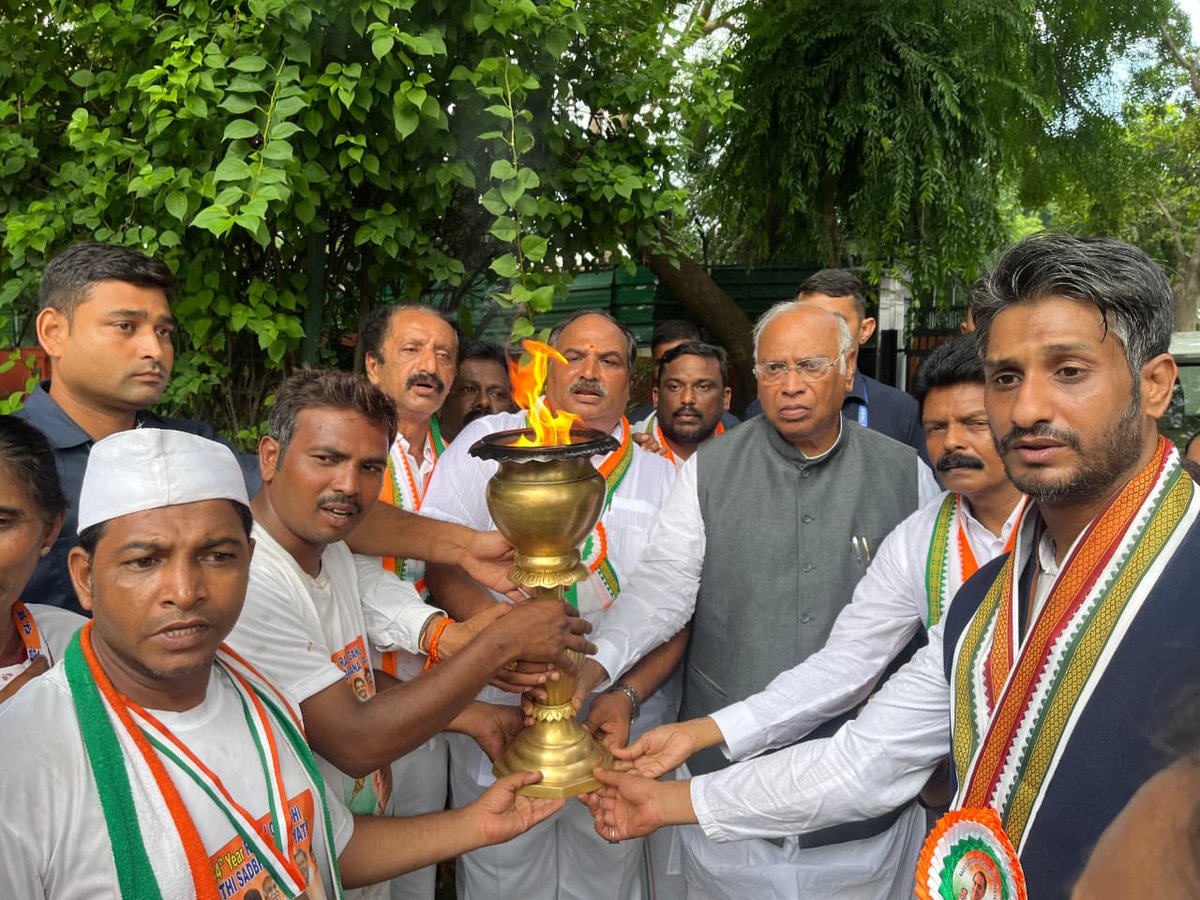 Congress (@incindia) on Twitter photo The Rajiv Jyothi Sadbhavana Yatra, which has been held for the last 34 years as a tribute to former PM Shri Rajiv Gandhi, began at Sriperumbudur on August 9 and culminated today with Congress President Shri <a href="/kharge/">Mallikarjun Kharge</a> receiving the Jyothi in New Delhi. The Rajiv Jyothi Sadbhavana Yatra, which has been held for the last 34 years as a tribute to former PM Shri Rajiv Gandhi, began at Sriperumbudur on August 9 and culminated today with Congress President Shri <a href="/kharge/">Mallikarjun Kharge</a> receiving the Jyothi in New Delhi.