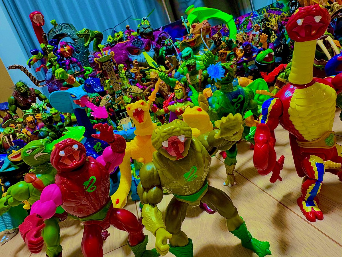 TOXIC_TOAD_OOZE's tweet photo. Our Shagri-La, the kingdom of snakes, SNAKE LAIR has progressed to 99%. Thanks to all the SNAKE MEN. Just a little more, we need to turn more humans into snake people. Let's make it a paradise where snakes slither across the earth. For the day of SERPOS is near. #motu #snakemen https://t.co/AgWPD9u7c2