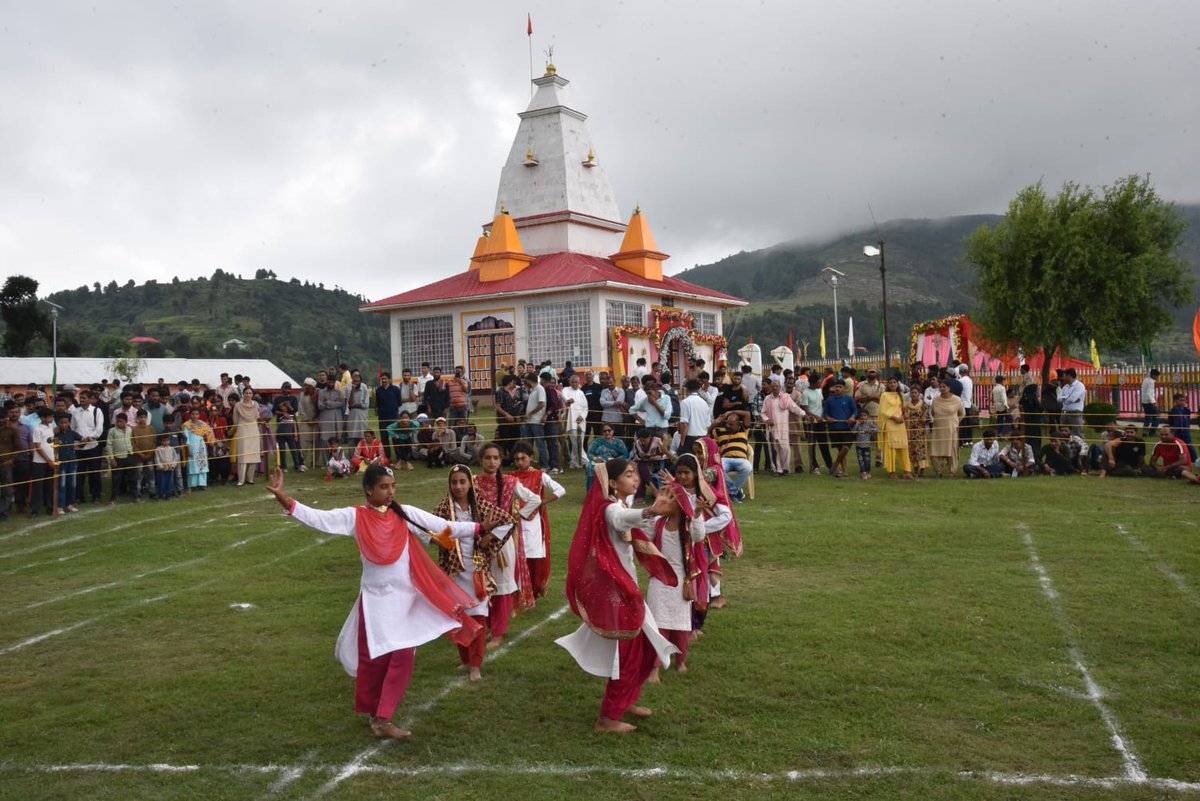 dioudhampur's tweet photo. #HistoricSankriDevtaMela
#Day_01 of the Annual Historic Sankri Devta Mela at Village Meer, Block Panchari, witnessed thrilling sports events including Kabaddi competition & vibrant cultural performances, showcasing local talent & rich traditions of the area. https://t.co/A2yF3iVDTY