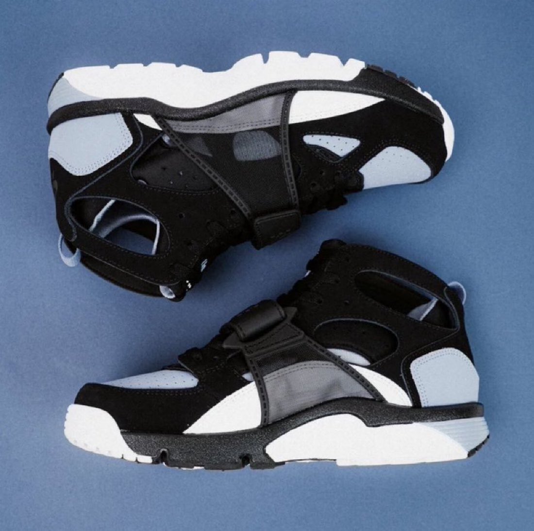 snkr_twitr's tweet photo. AD: Nike Air Trainer Huarache 'Black/Cool Blue' dropping 9/1 at 7am PT/10am ET

JDsports https://t.co/npCiTGbzXp
Finishline https://t.co/SH7MHZpTgR https://t.co/nMyKCHs3xO
