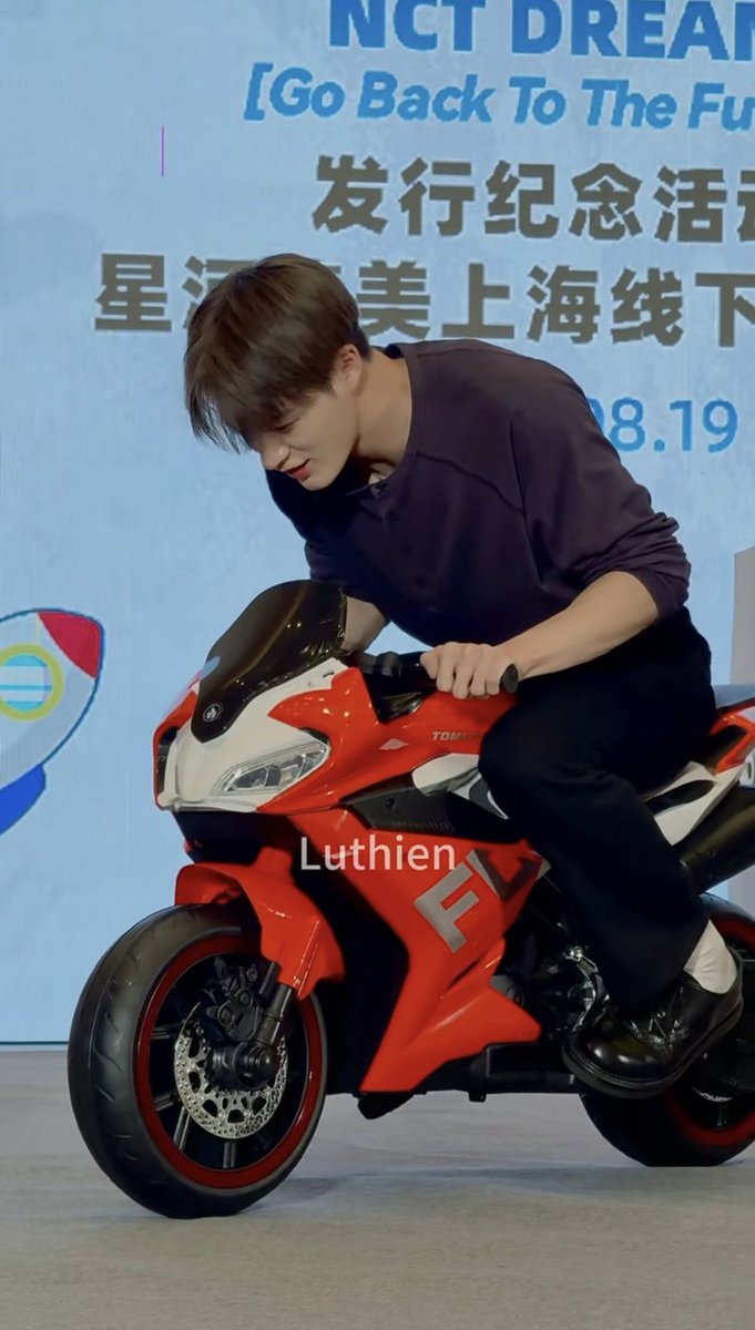 แม่หยอดให้10บาทมานเล่นทั้งวัน โน่ลูก…