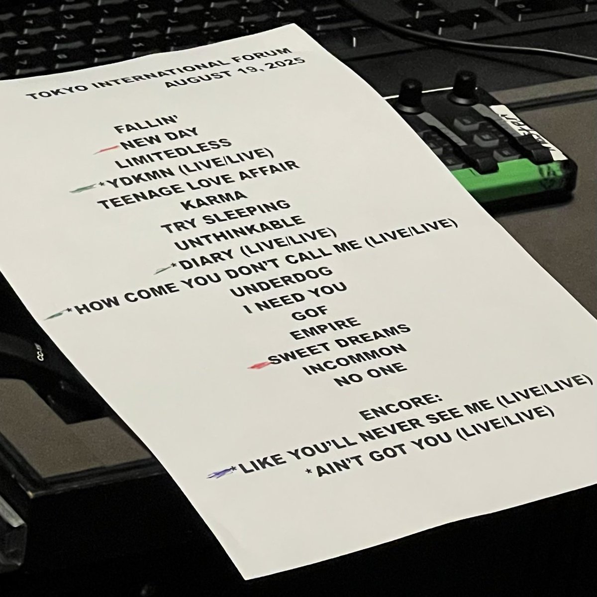 アリシアの今日のセトリ貰えなかったけど卓にあったの激写！サマソニと変えてきた！ラストにこれ持ってくるのはさすがに涙出た…