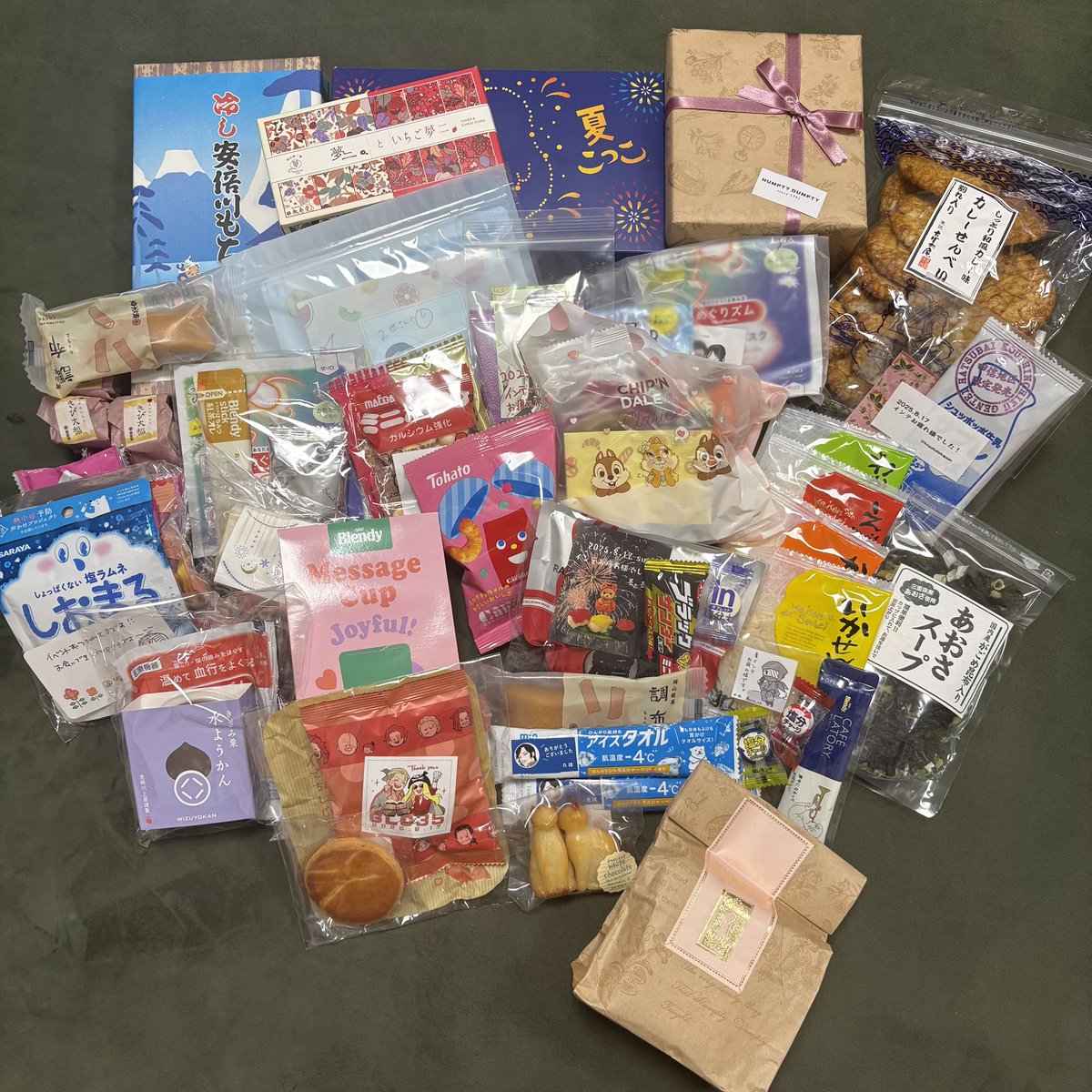 インテお疲れ様でした〜！！！
お手紙も差し入れもたくさんありがとうございます！！！
戦利品も無事届きました！！！！！！🥳🥳🥳