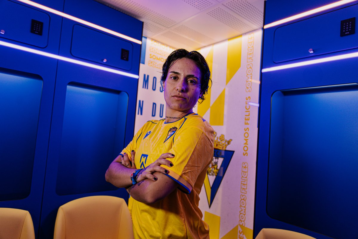 Cádiz CF Femenino (@cadiz_cffem) on Twitter photo OFICIAL | Marta Vidal nueva jugadora del Cádiz CF Femenino
💛 ¡Bienvenida, <a href="/mvidal_10/">VIDAL ⚽🏳️🌈</a> !
🔗 cadizcf.com/noticias/marta… OFICIAL | Marta Vidal nueva jugadora del Cádiz CF Femenino
💛 ¡Bienvenida, <a href="/mvidal_10/">VIDAL ⚽🏳️🌈</a> !
🔗 cadizcf.com/noticias/marta…