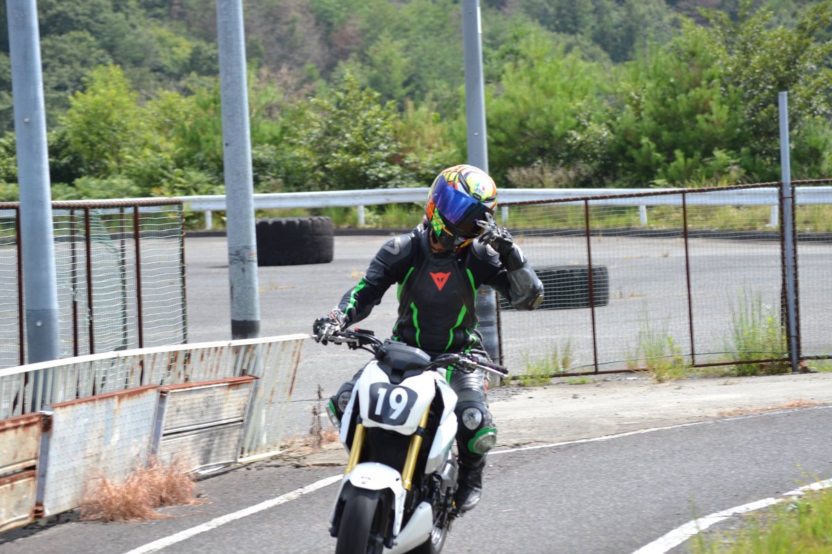 toku_chapi's tweet photo. 初弘楽園楽しかったー
私が大回りしたせいでちひろさんに体当たり、色んな意味でドキドキしちゃいました
意外と近かったからまた行ってみい！
色んな方にアドバイス貰ったのでまた頑張ります🔥
えなこさん写真ありがとうございます🙌 https://t.co/ue3m9bqx9M