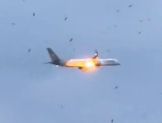OmgVoiceGh's tweet photo. #Worldnews A plane makes emergency landing after engine bursts into flames: 'I've arleady sent goodbye texts' 😮🛩

It happened shortly after takeoff from the Greek holiday island of Corfu to Dusseldorf. The blaze forced the pilots to make an emergency landing at Brindisi, Italy. https://t.co/ueeNK9rBBY
