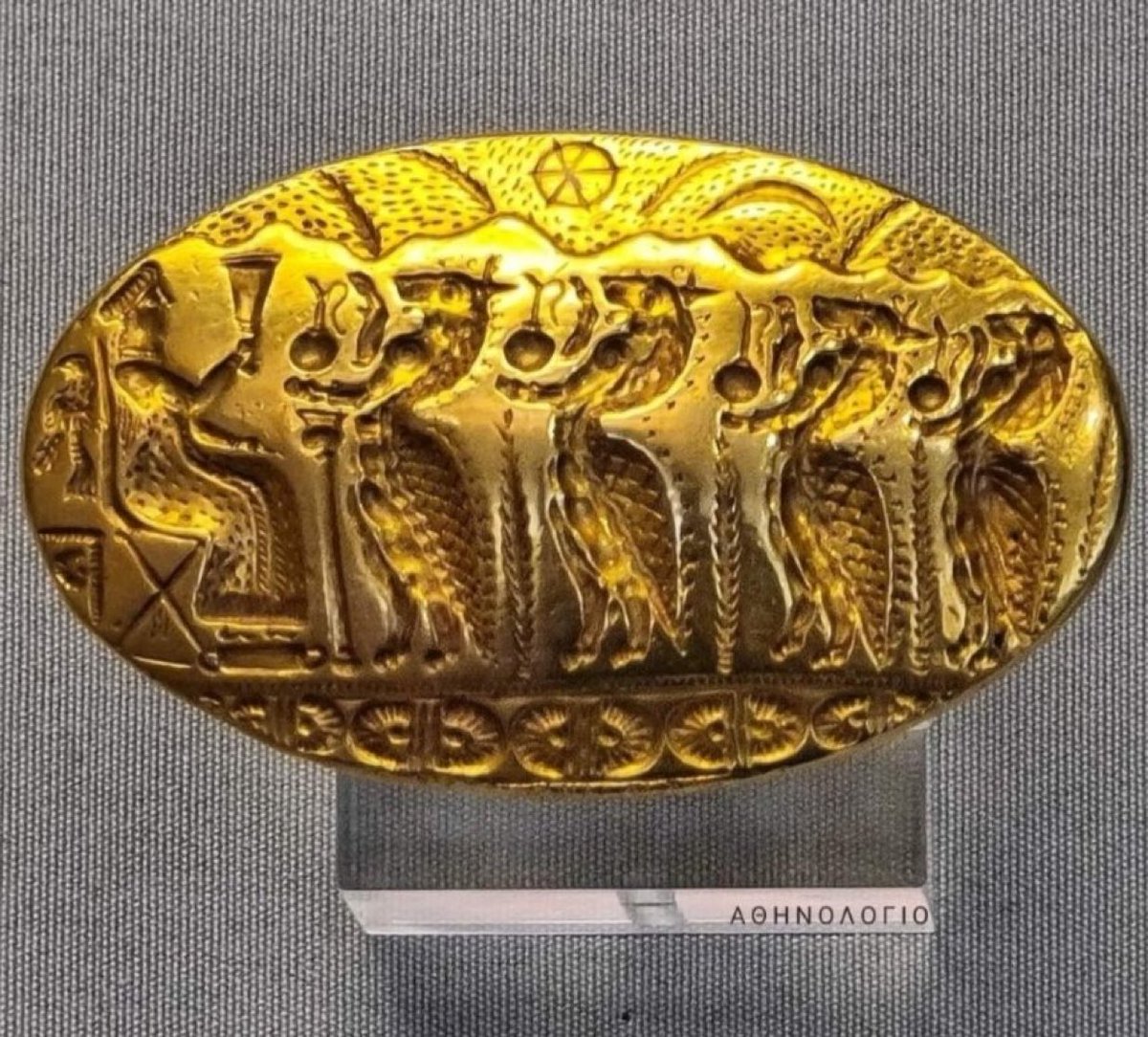 A large 3,500 year-old gold ring found at the Mycenaean archaeological site of Tiryns, Peloponnese, Greece.  This ring is believed to have been made in a Minoan workshop. Dated to 15th century BCE. National Archaeological Museum, Athens. 📷 Athenologio. More info here: