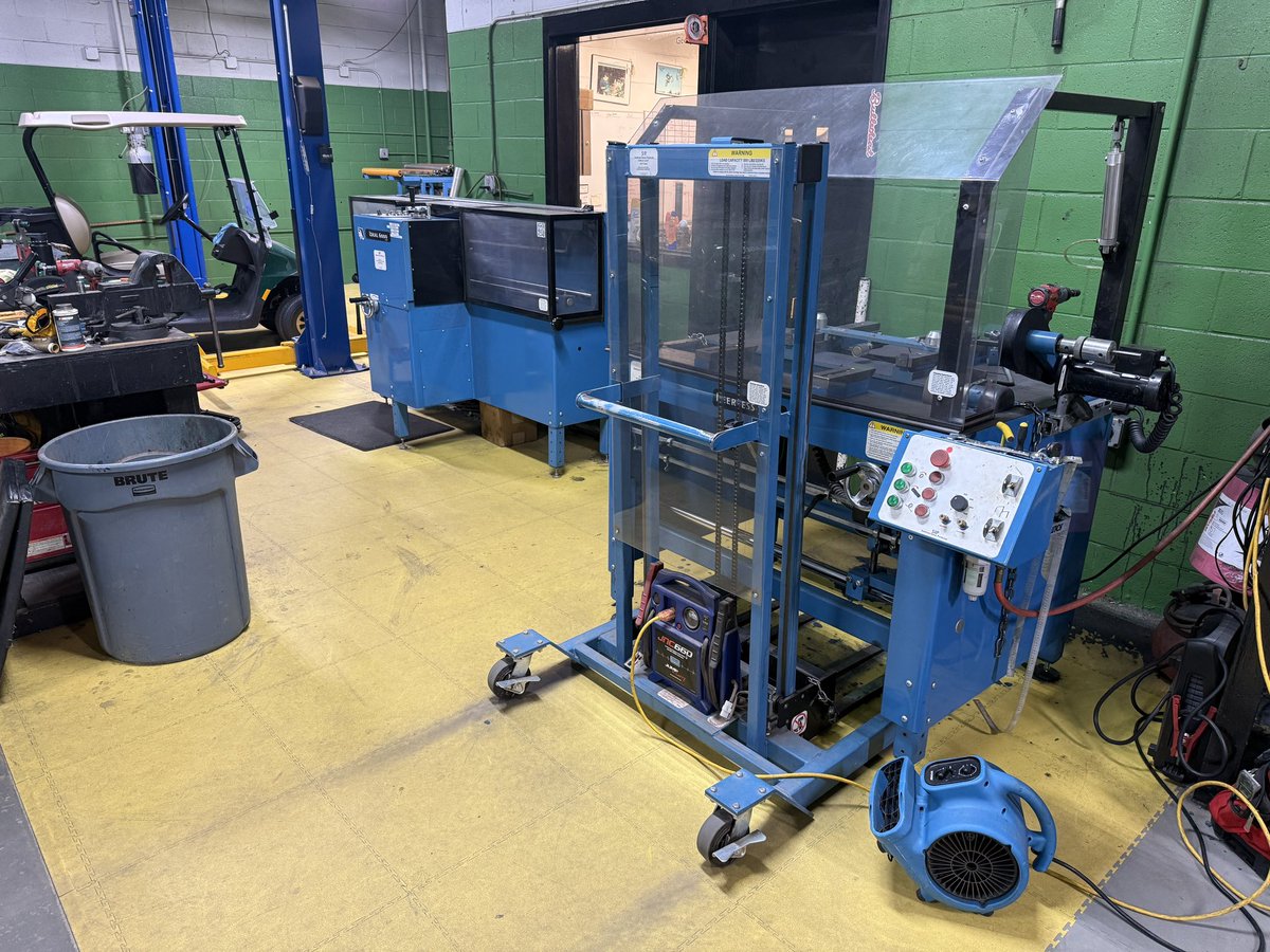 It’s time. Ice cream is ready.

The <a href="/SIPGrinders1902/">Simplex-Ideal-Peerless</a> are shut down &amp; dormant. They did all of their heavy lifting last week.

All cutting units are sharp &amp; parallel. Front face thicknesses on knives are in their windows &amp; uniform!

Ice cream not-sponsored by <a href="/DeeWayneGrindz/">Dee’Wayne Grindz</a>