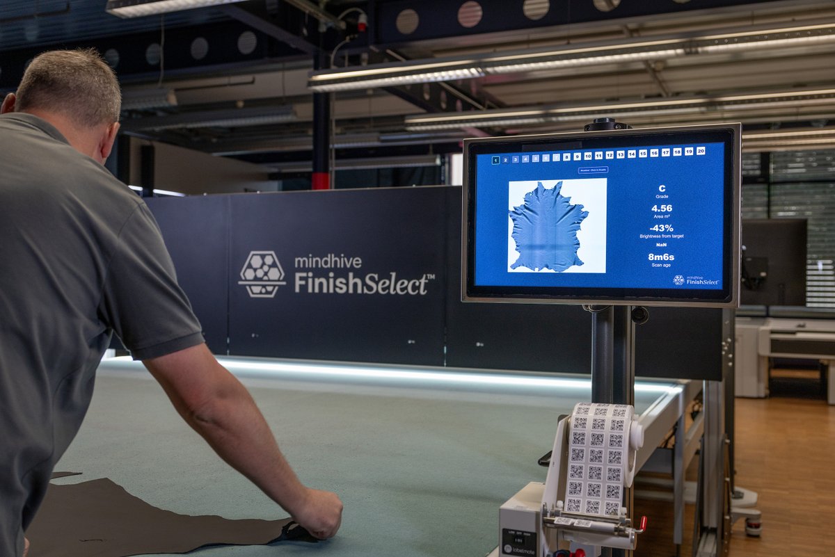 ZundCutter's tweet image. When AI understands leather
How modern image processing, neural networks, and digital cutting are interacting with each other – and fundamentally changing leather processing.

📌 bit.ly/4mSXhXa

#zundcutter #SmartProduction #leatherprocessing