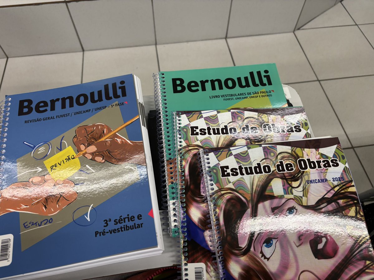 bernoulli ta arrasando nos materiais desse ano!!!!