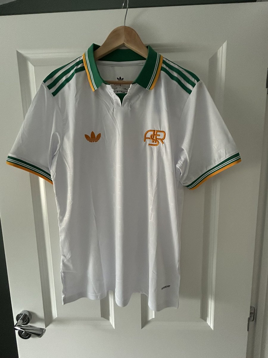 ForFoxSakeRef tweet media