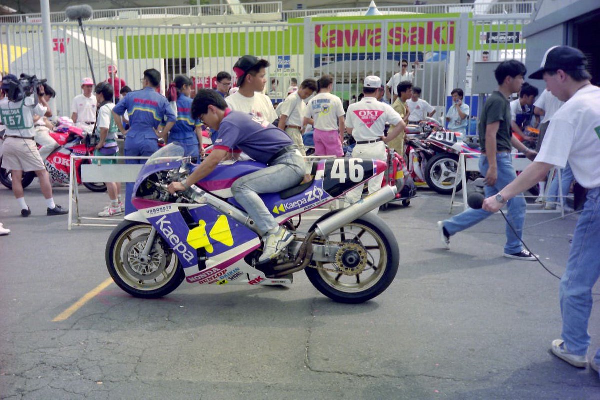 rime_green's tweet image. 今日はバイクの日
#kaepa
#rc30 
#ヤマモトレーシング