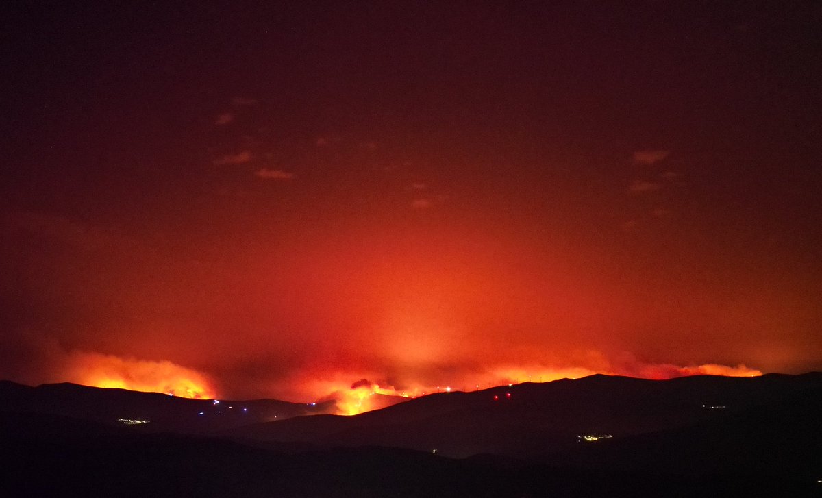 Nunoftp's tweet photo. Um Incêndio que deixará marcas muito profundas na nossa região. https://t.co/uSeYRyrgKv