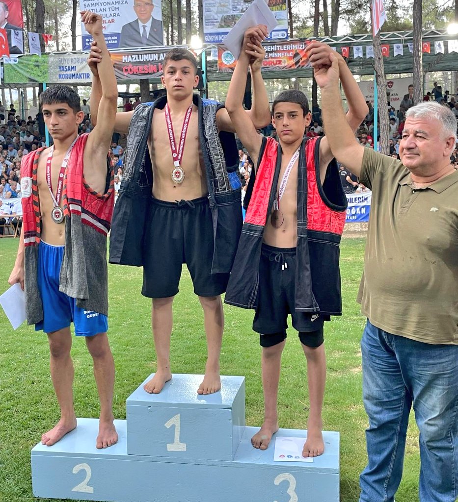 🏆🇹🇷 Osmaniyeli sporcumuzdan büyük başarı!

Hatay/Yayladağ’da düzenlenen Kapışmalı Aba Güreşi Türkiye Şampiyonası’nda SEM sporcumuz Şamil Şahan, 50 kg’da  Türkiye Şampiyonu oldu. 

Ata sporumuz Aba Güreşi’nde Osmaniye’mize gurur yaşatan sporcumuzu tebrik ediyoruz.